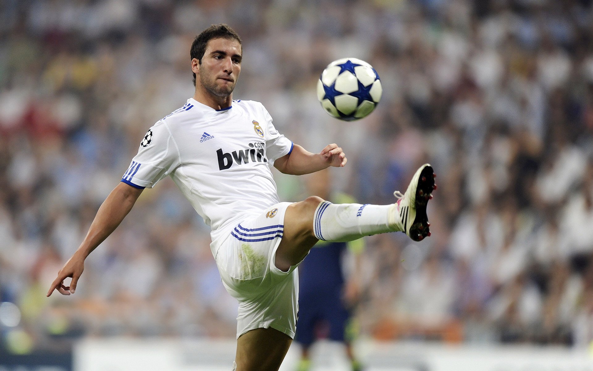 西甲冠军悬念:皇马、巴萨谁能最终笑到最后?,2021西甲皇马巴萨