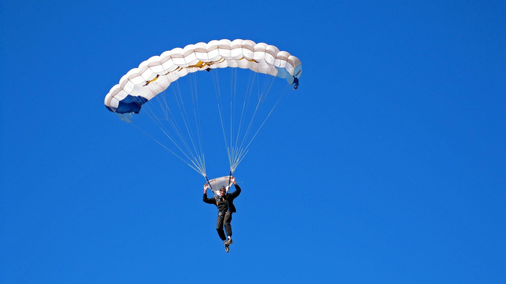 NBA设立“年度社会责任奖”，首位获奖者为詹姆斯，nba中的社会人